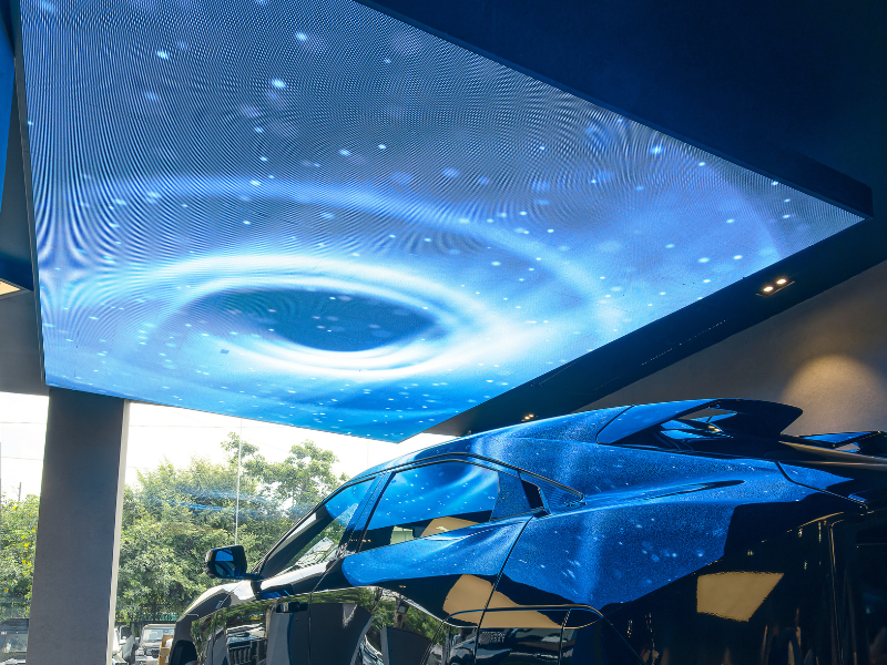 Mahindra Showroom Noida